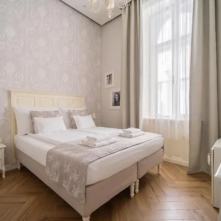 Serenity Boutique Budapest-3
